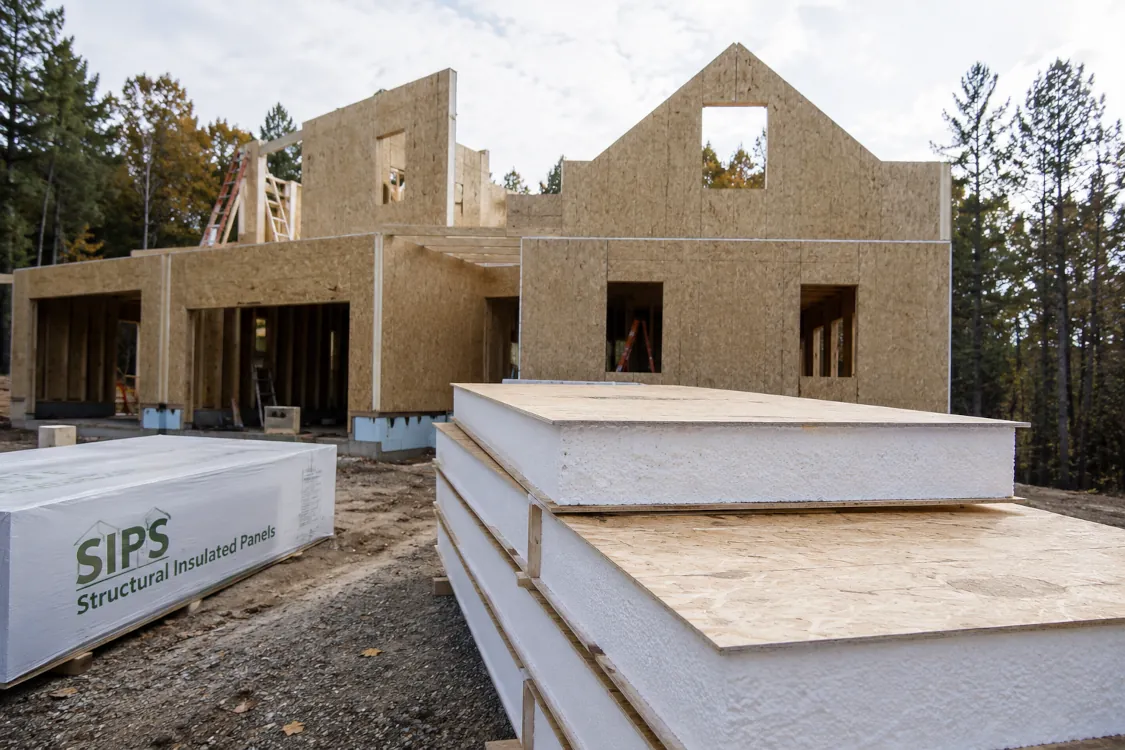 SIP panels used during custom home construction in Rochester, MN.